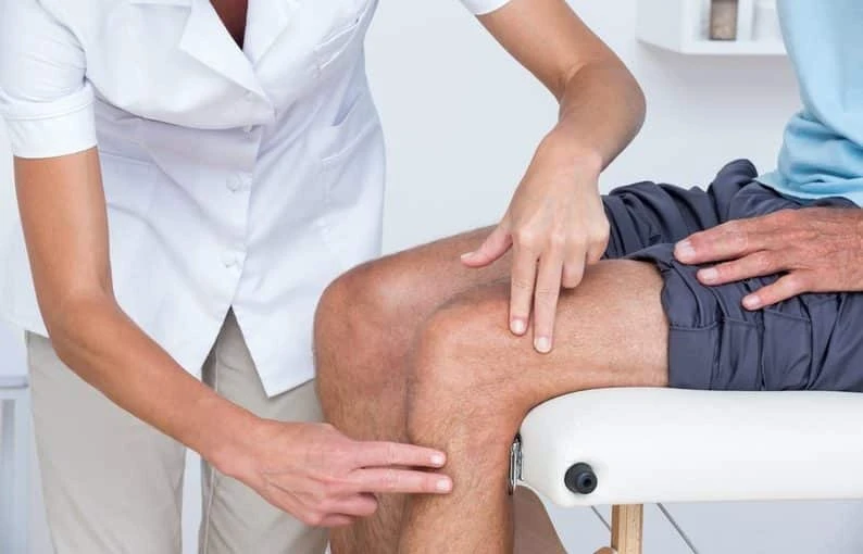 How to Put on a Hinged Knee Brace Properly